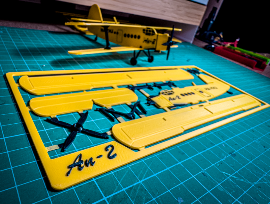 3D PUZZEL Model Airplane Kit – Antonov An-2 Biplane - Image 2