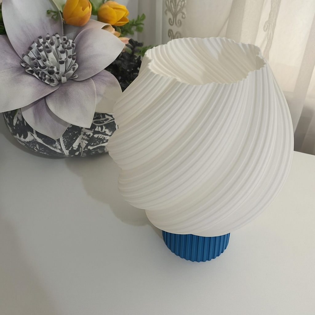 Elegant Spiral 3D Table Lamp - Image 3